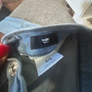 Express light washed skinny jeans size 6